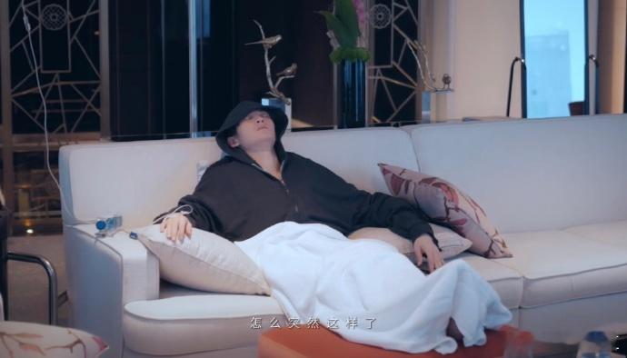 檀健次演唱会焦虑到失声檀健次挂吊瓶彩排檀健次这波真的让人破防，焦虑到失声，眼肿发