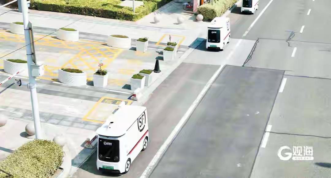 青岛街头惊现千辆“钢铁快递员”！无人配送车全面攻占菜鸟驿站，快递小哥要集体转行？