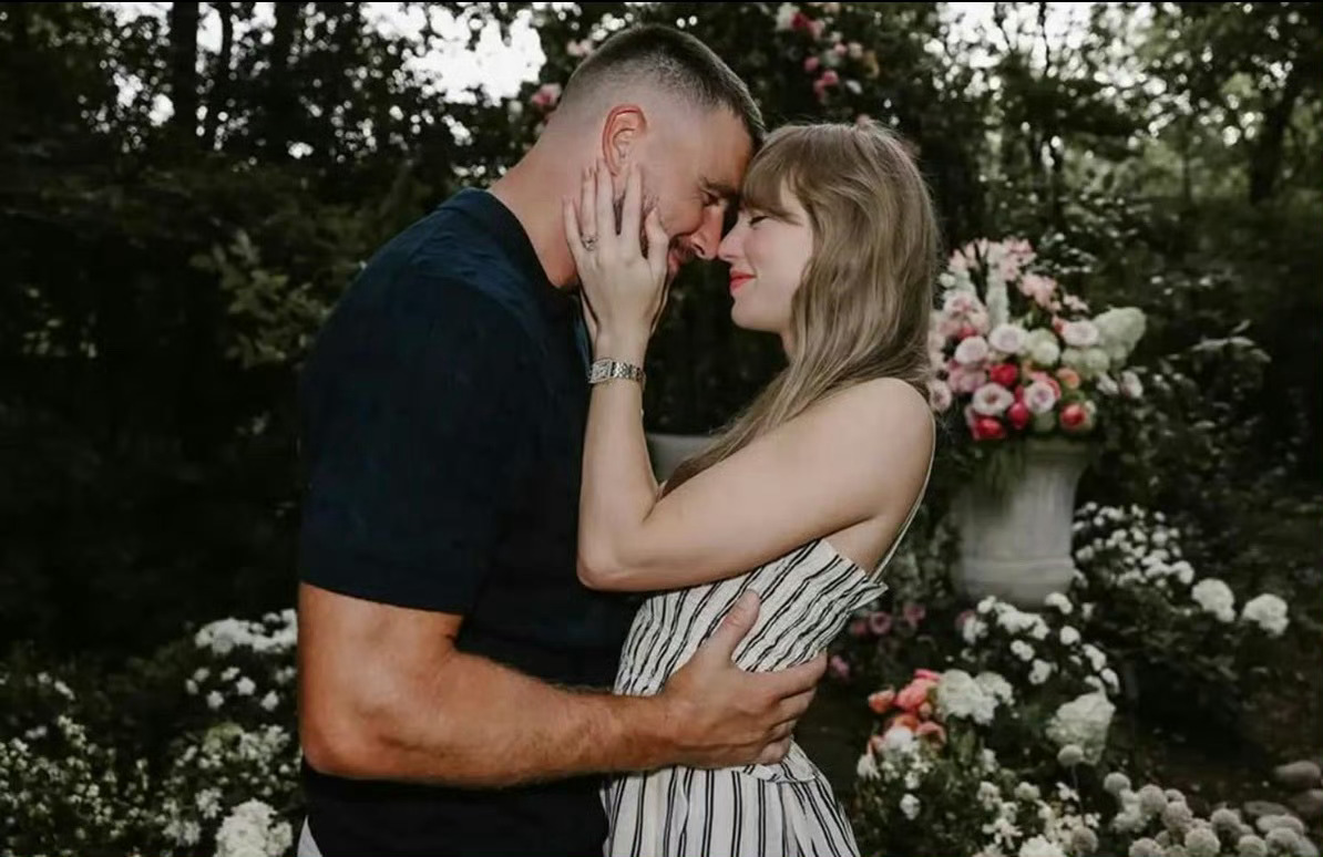 霉霉世纪婚礼这场在纽约麦迪逊广场花园举办的世纪婚礼，浪漫到极致￼￼￼。从青春写尽