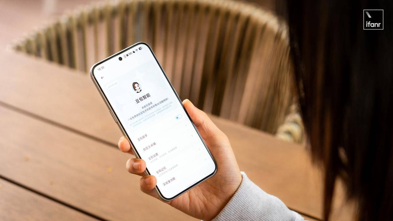 豆包手機助手讓海外炸鍋，歪果仁：這是第一款真正意義上的智能手機