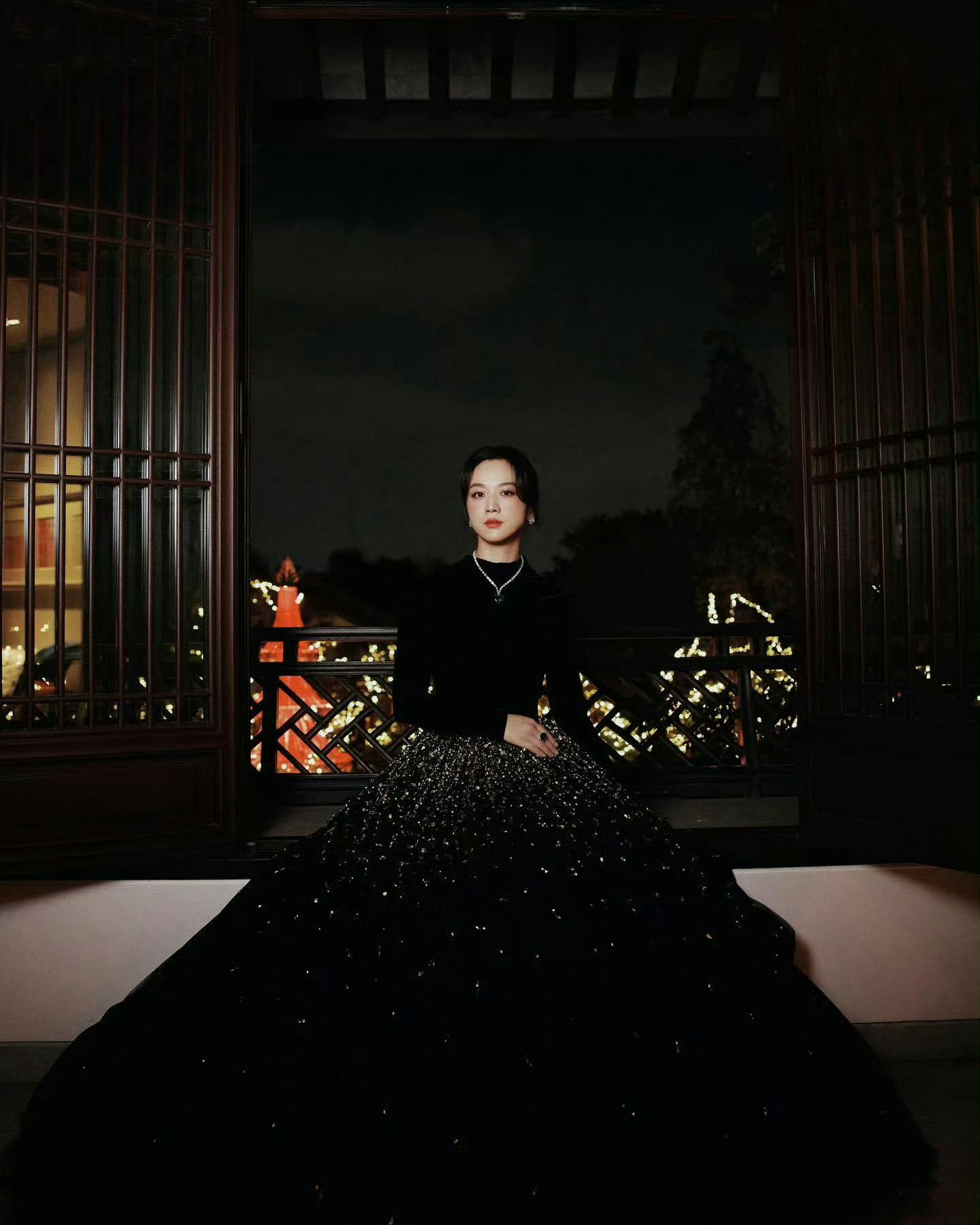 Chopard展览/晚宴，汤唯优雅亮相。 