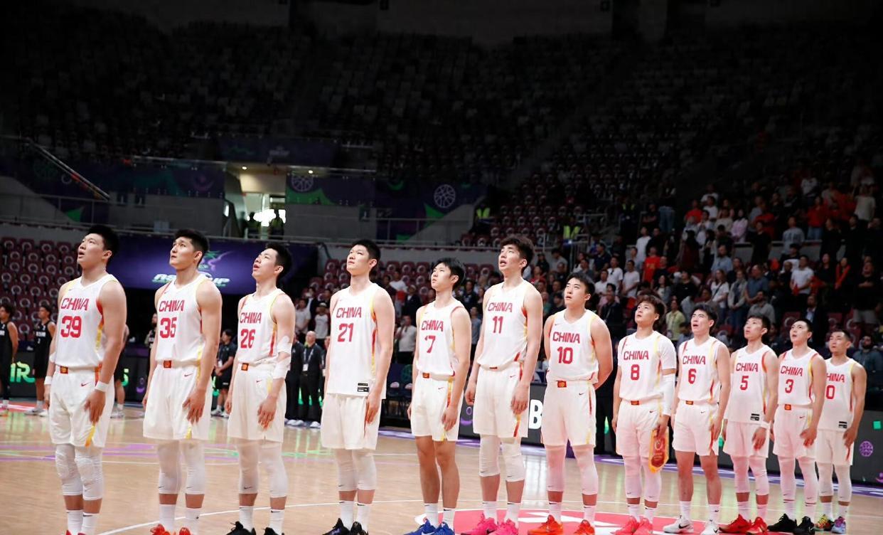 2025年11月12日晚上10点21分，当广东男篮刚刚夺得全运会冠军的欢呼声还未