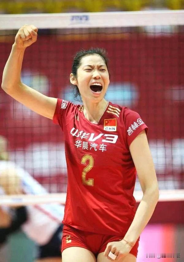过瘾！20年奥运会首胜美国，中国女排赢得开门红#奥运会# 

在北京时间今天凌晨