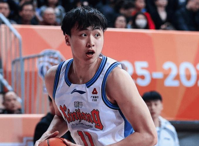 齐麟爆砍40分新疆大胜广厦

2026年10月11日的CBA季前赛，新疆男篮以‌