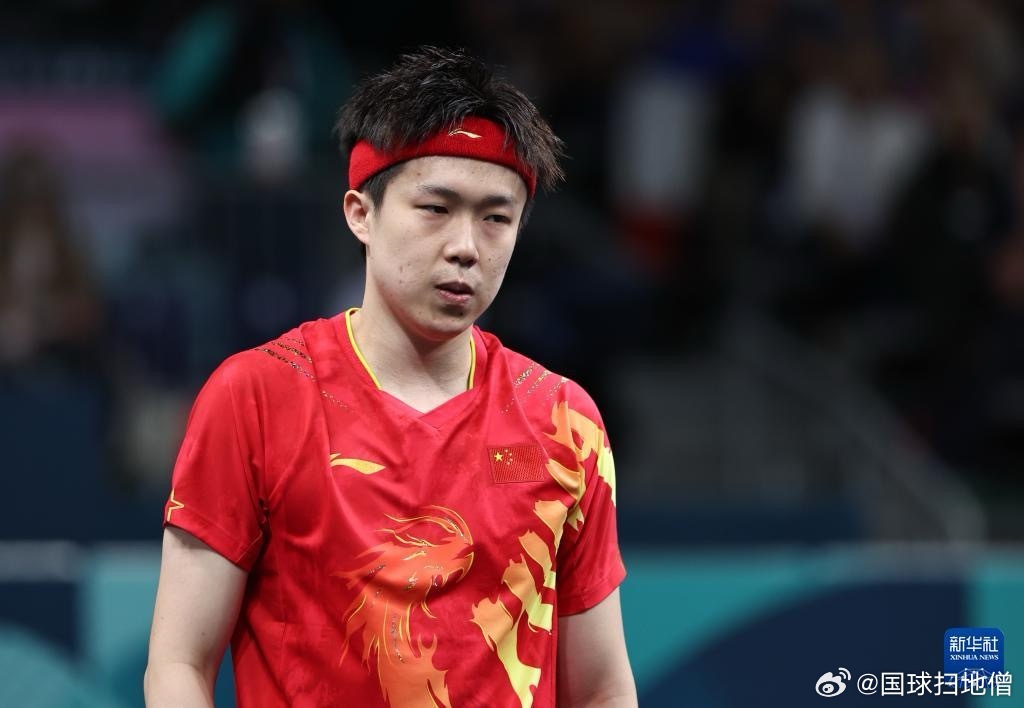 王楚钦队医事件理性聊聊这次的争议，世乒赛赛场节奏紧张、压力拉满，王楚钦比赛中手指