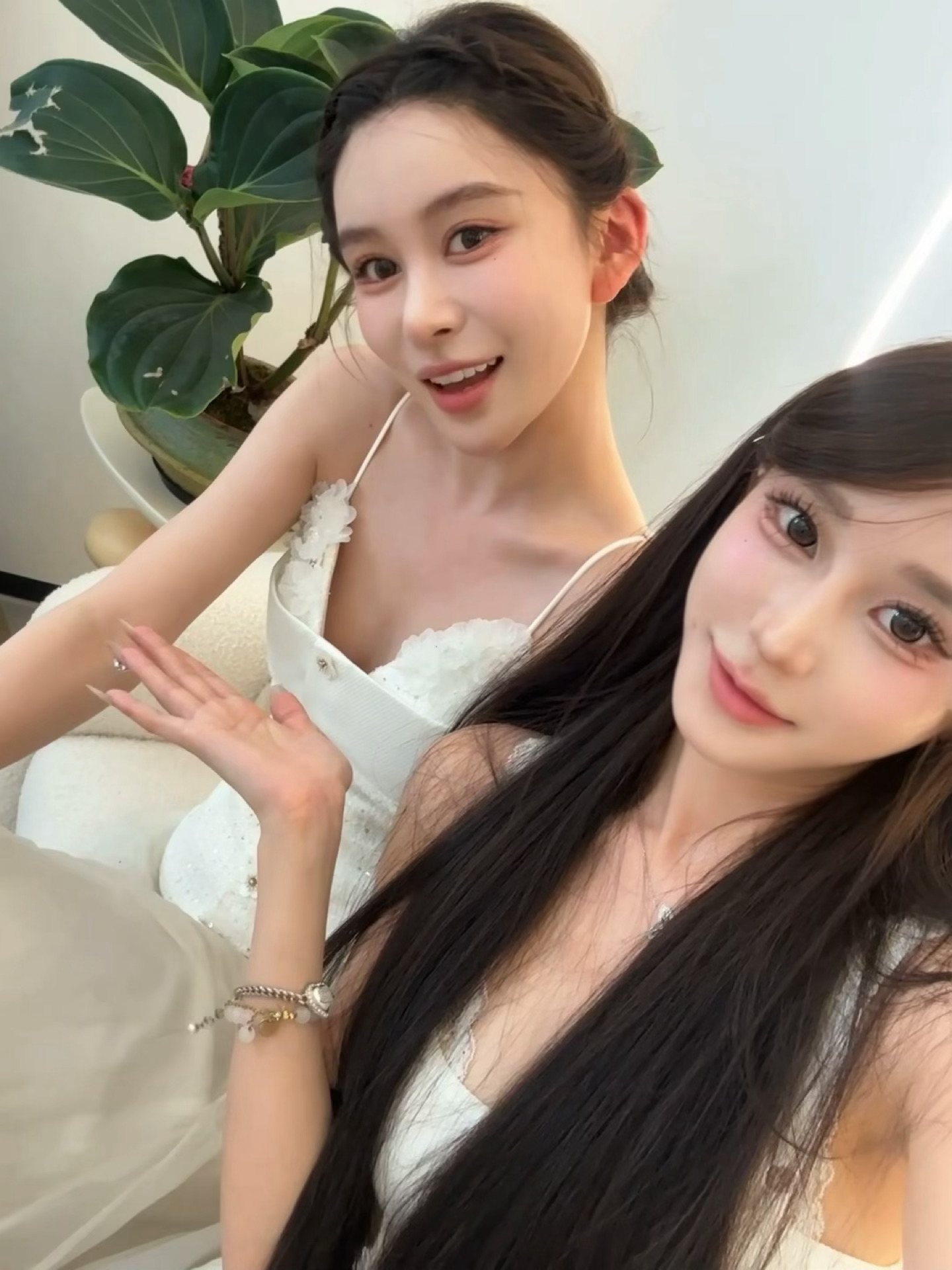 淘宝店主理人 身材超好的一芝薇小姐姐也来找我面诊啦[哇] 人超级好 腿超长（没P