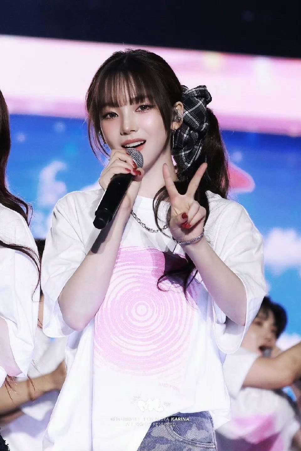 柳智敏[超话]柳智敏SMTOWN造型柳智敏侧马尾 柳智敏SMTOWN造型🈶，好
