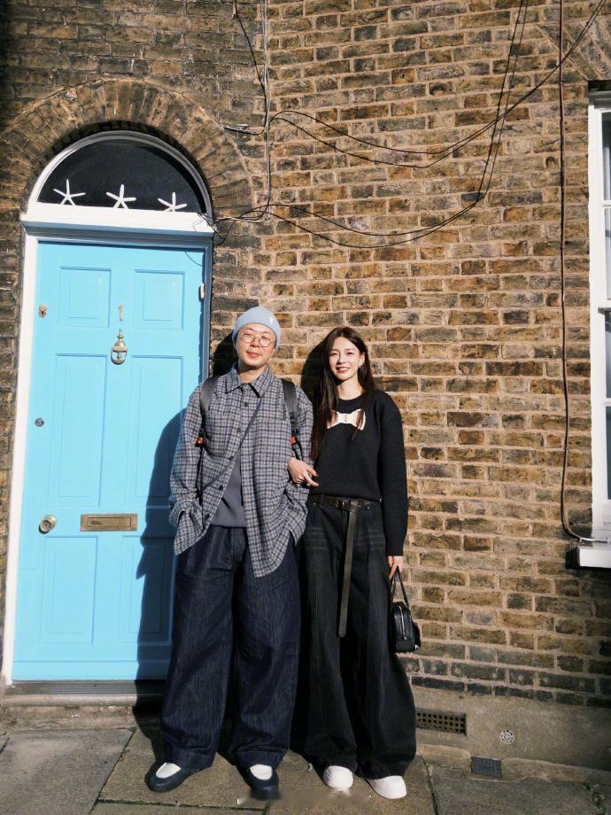 沈梦辰为杜海涛庆生沈梦辰和杜海涛在一起后，真的越来越漂亮了！说明两个人的感情是真