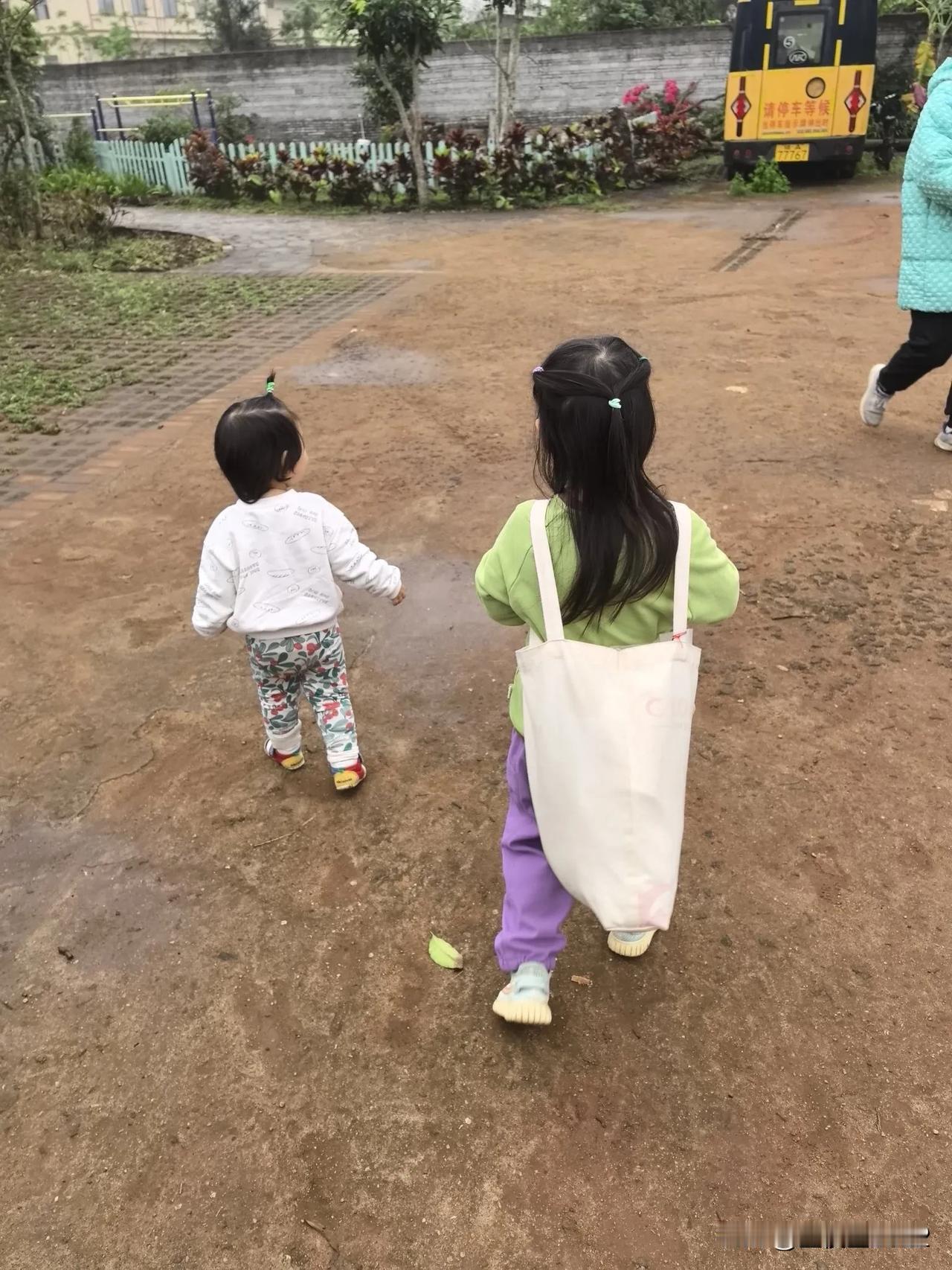 肉包儿是个乖孩子！

大外孙女，从小就长得肉乎乎的，所以才拥有了个昵称肉包儿。