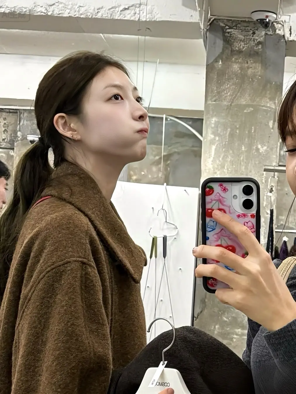 我遇到一个女孩 她实在太爱生气了 所以我要哄她一辈子.