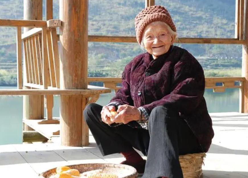 寿命“藏”在脸上？脸部若有4个特征，说明身体硬朗，或能长寿

“你们知道吗，我从