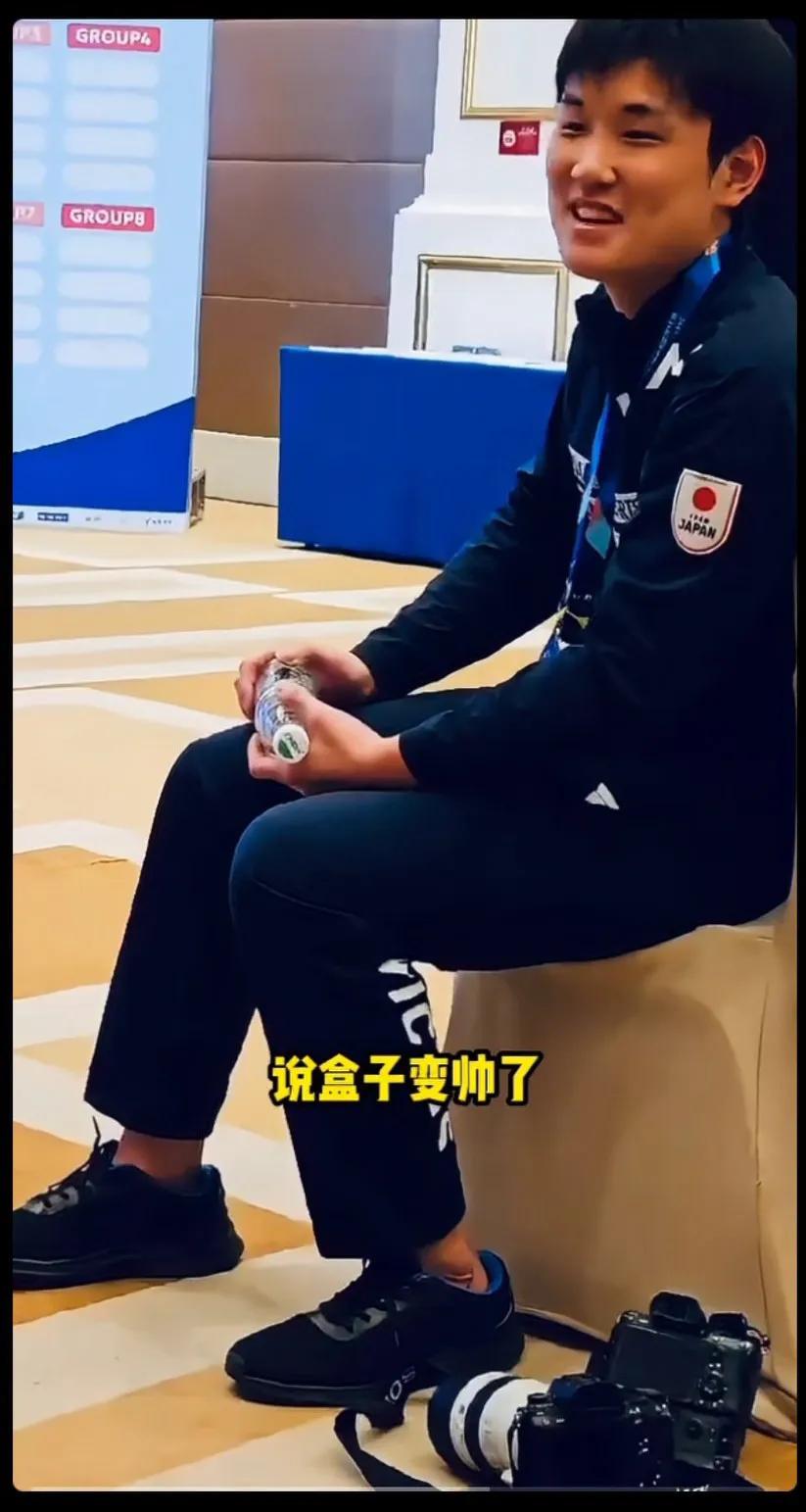 张本智和赞中国的饭好吃 
抛开国籍来说，张本人品和🏓️品还是不错的
张本挺可爱