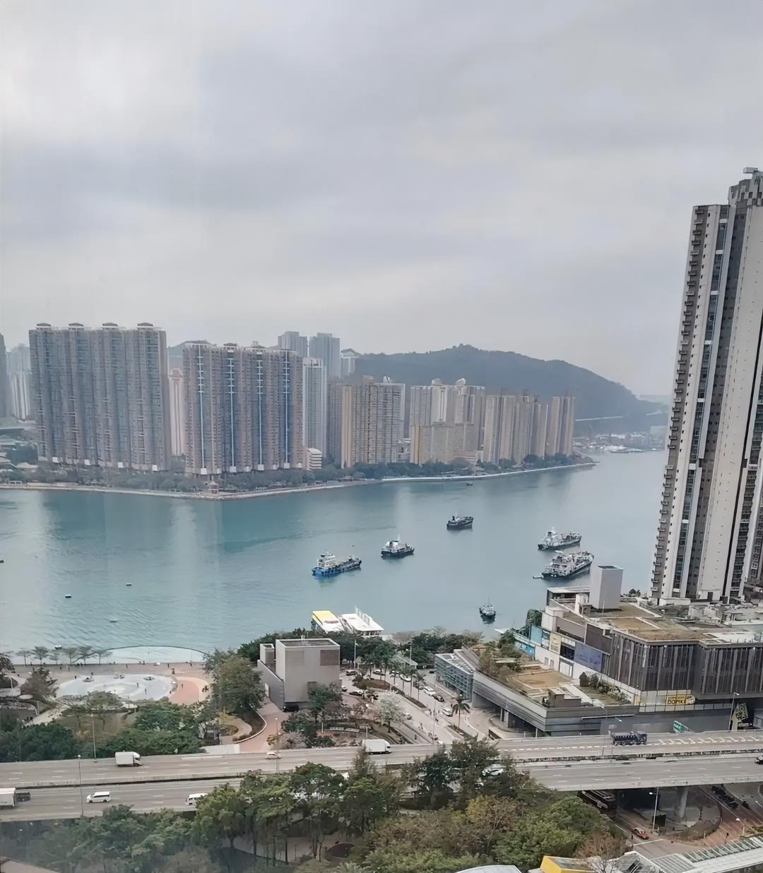 分享一张你随手拍下的街景