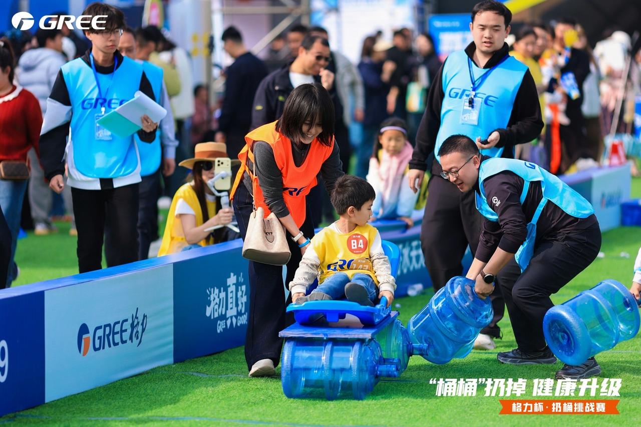 其实，桶装水就怕黑心商家，用合格的废旧塑料制作水桶，然后去装水，看似每桶水很便宜