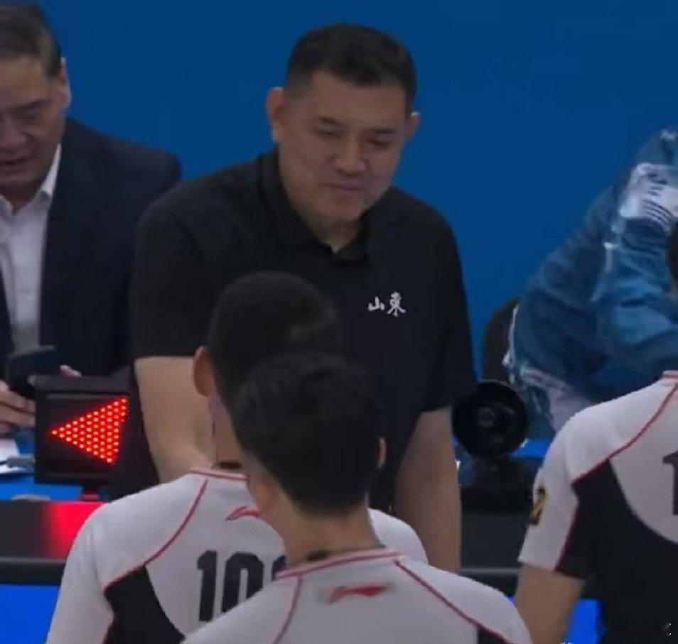 青岛队记：山东U22男篮原计划让杨瀚森参加全运会，但未能成行。北京时间今日，据青