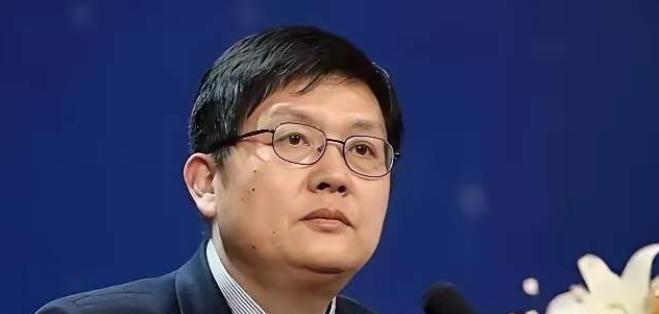 中方曾呼吁谨慎前往日本，然而复旦大学的冯玮却高调推荐中国学生去日本，并把这种与中