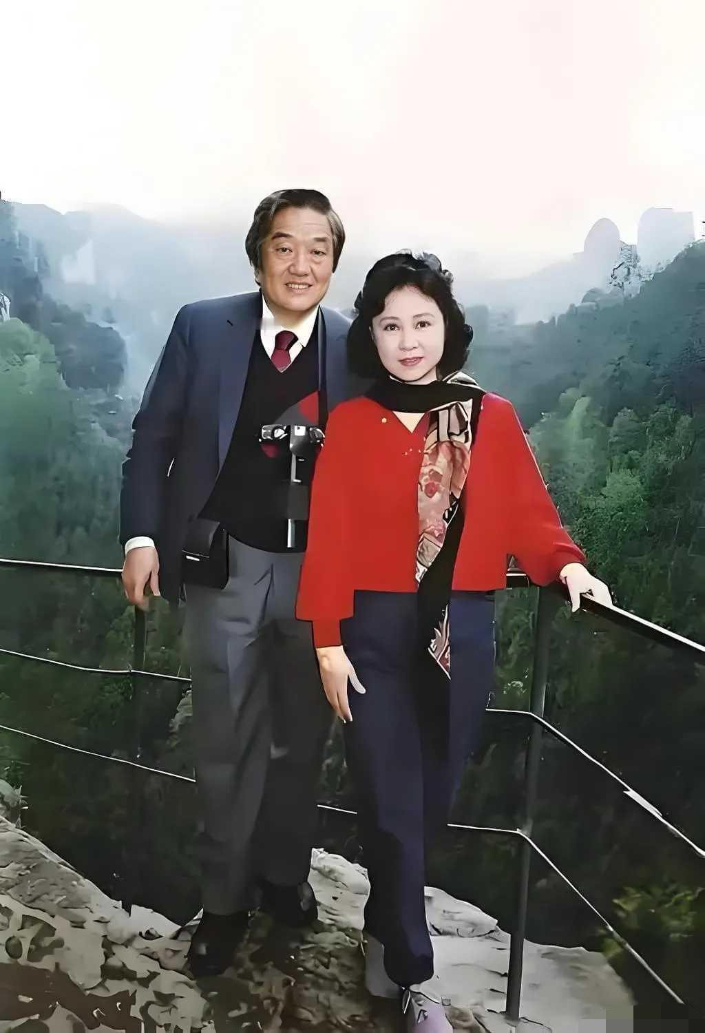 曾经文坛上的两位巨匠，天妒英才，已经离世了，还认识他们吗
