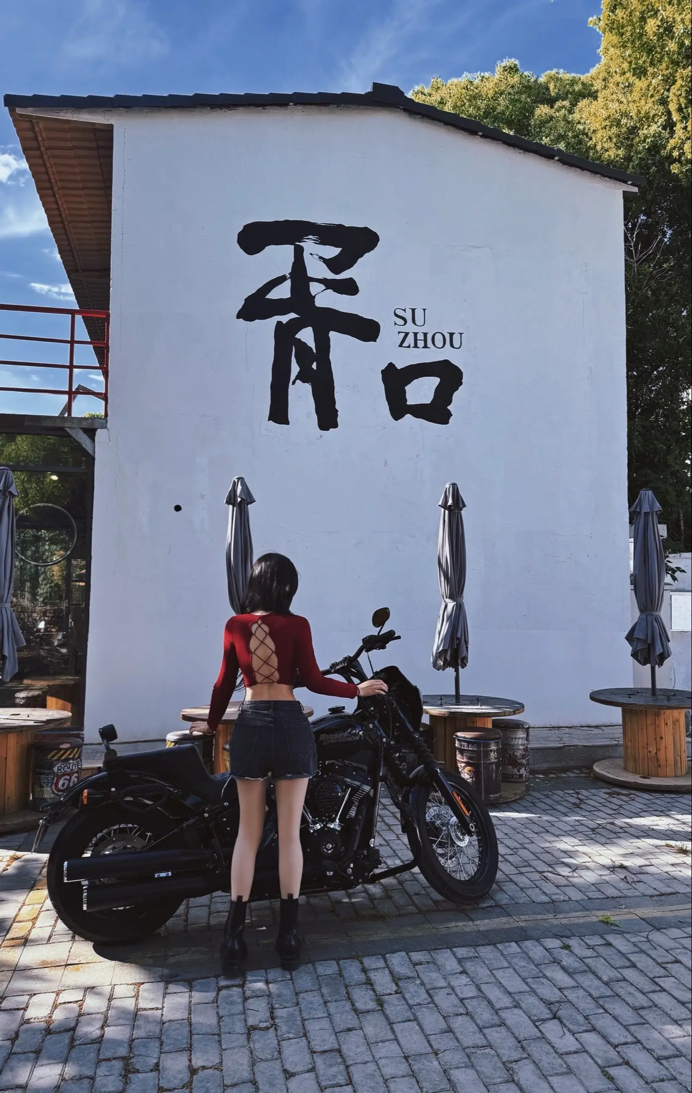 爱是相互的，你站着我跪着，你跪着我趴着，你躺着我坐着。
