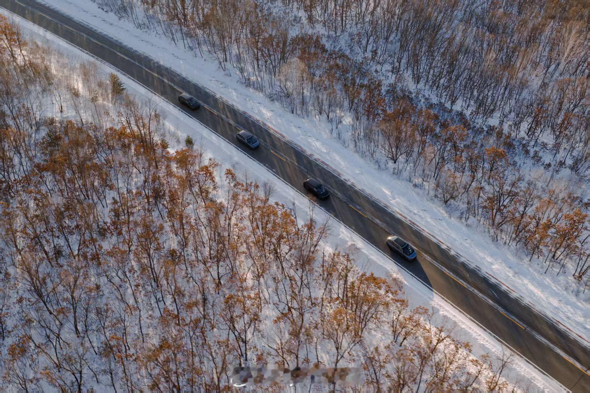 小鹏X9超级增程去了零下30度的地方进行冰雪试驾！景色真美啊！开一台超级增程去这