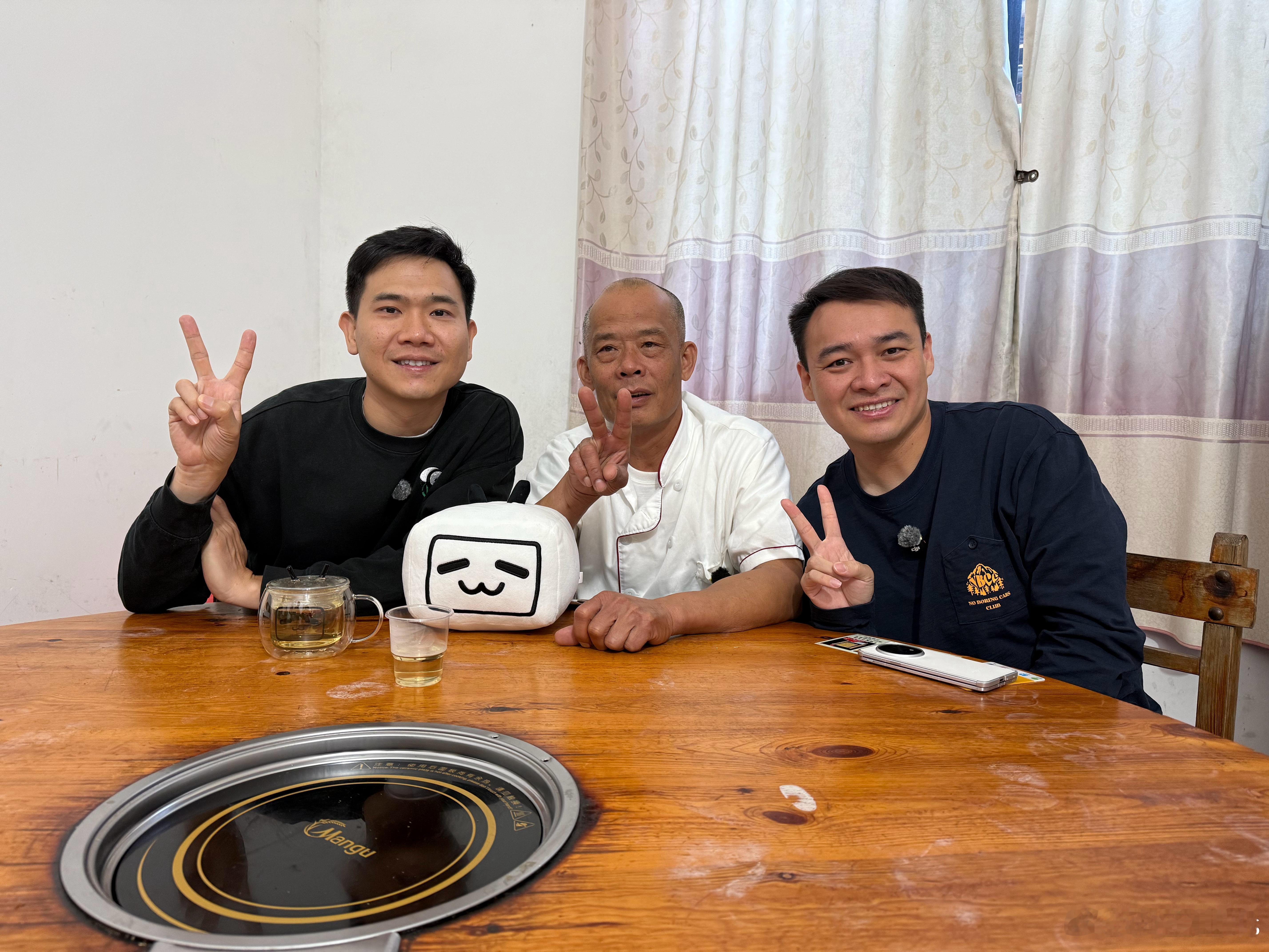 今天带西湖路顶流，采访大湾区顶流，莫氏鸡煲莫叔！ 