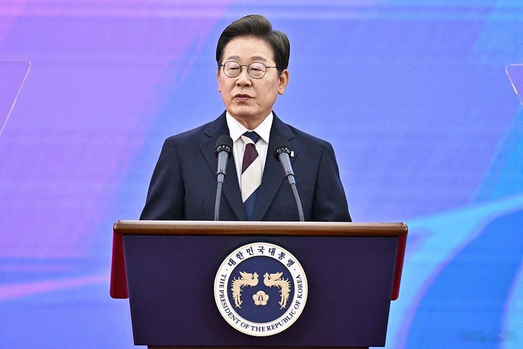 李在明当选韩国总统韩国新任总统上台之后意在推进搬回青瓦台一旦成功，青瓦台就不再是