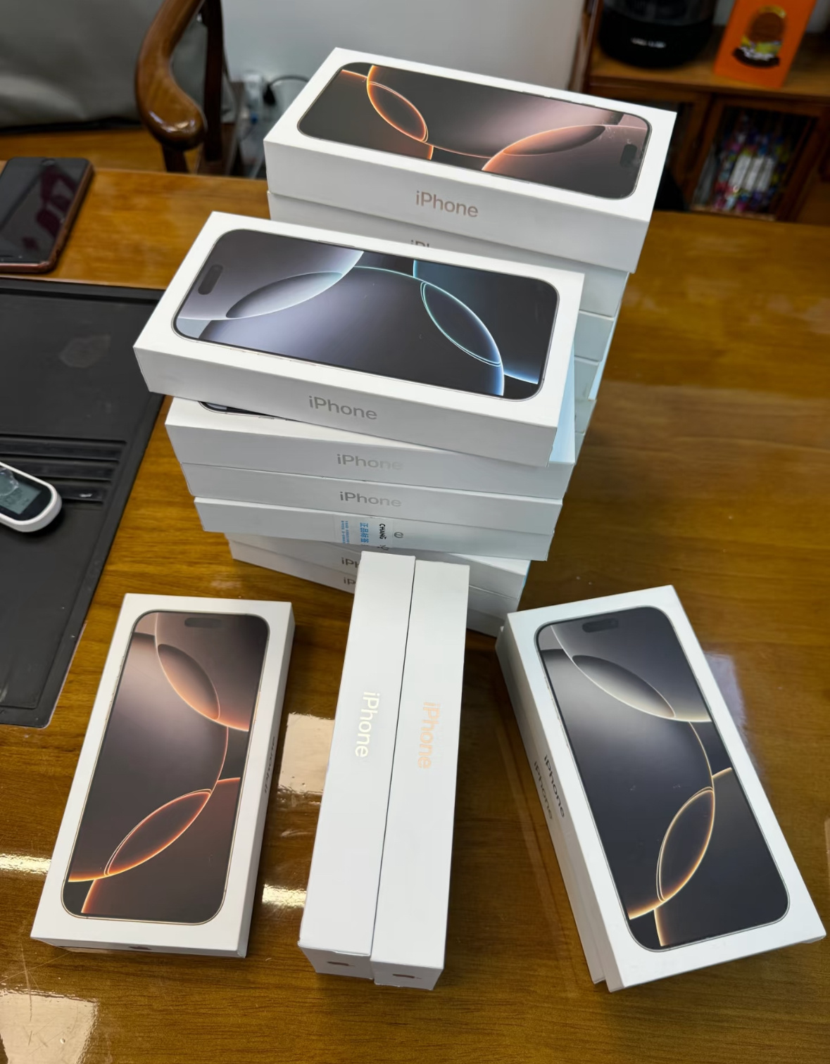 回来香港整了几台iPhone16全系列  有没有想要的   下午全部给大家抽奖送