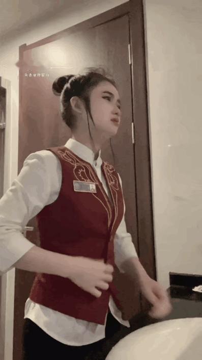 现在真的厉害，
一般人真的模仿不了。