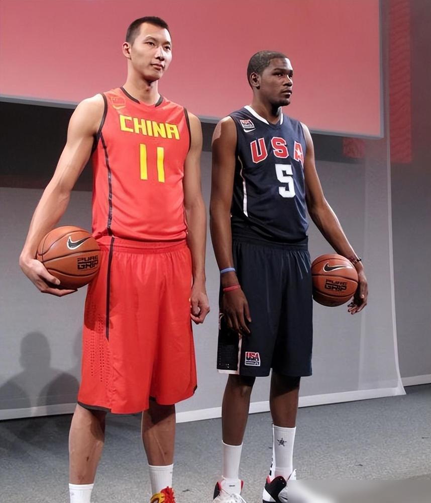 看了这几张照片，你就明白为何NBA半数是黑人球员！

杜兰特，静态天赋怪，如果不