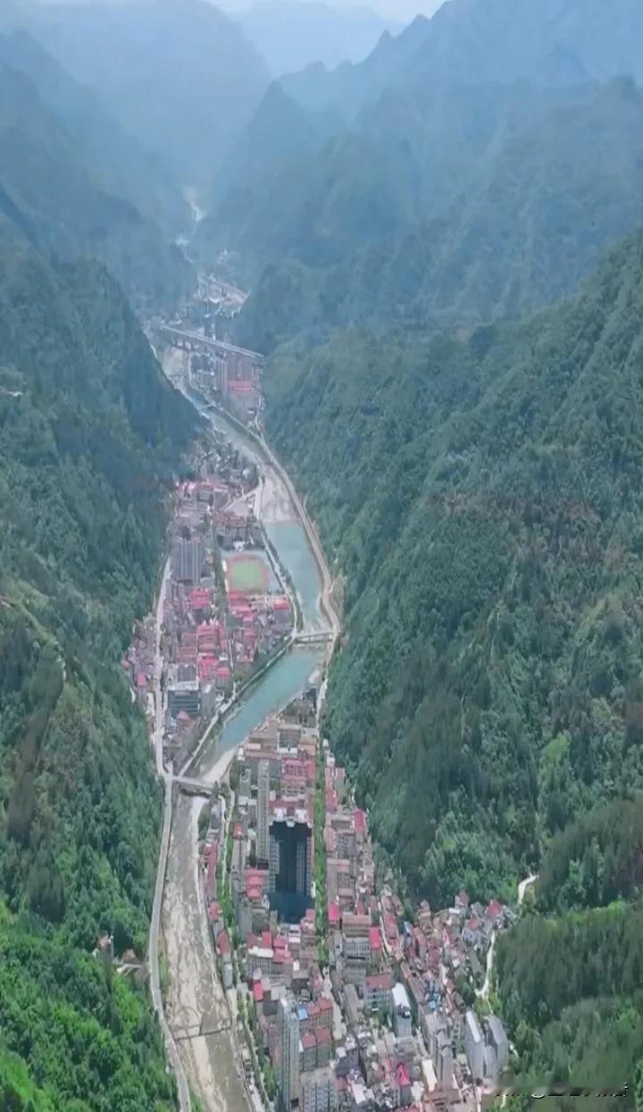 方言消亡加速，有必要保护吗？
         由于我国地理地貌的多样性，加上国