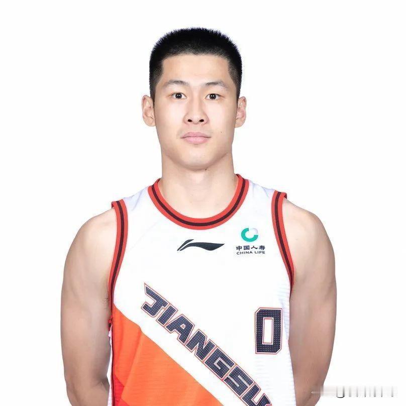 上海队赢麻了！崔晓龙爆砍三双，上海队终于迎来国字号后卫

全运会崔晓龙代表河南队