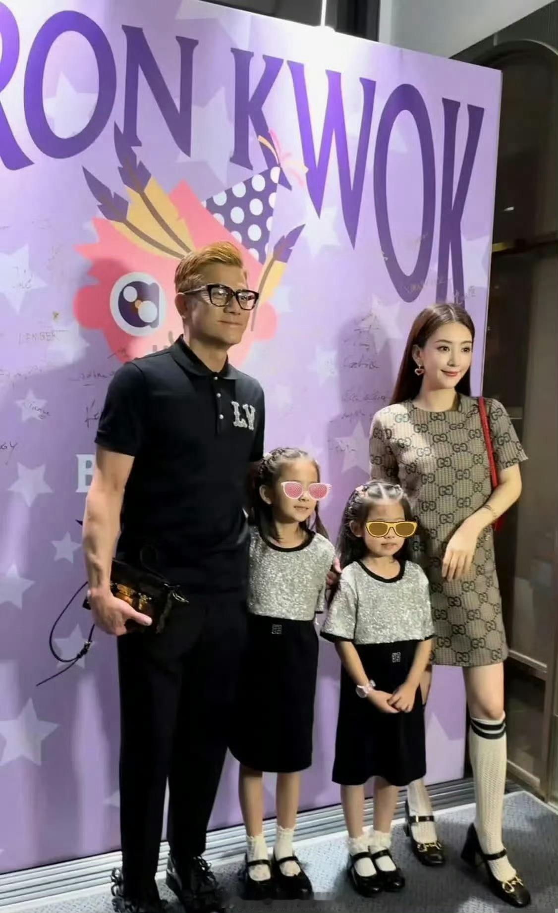 郭富城自曝女儿沉迷韩团练舞谁能想到，舞台王者郭富城的女儿，竟是韩团小迷妹！日常跟