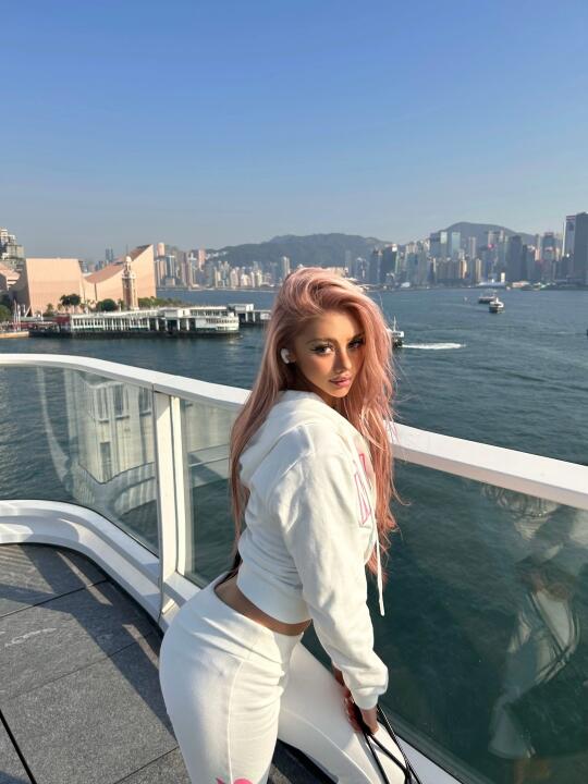 Pink hair hit different 🎀