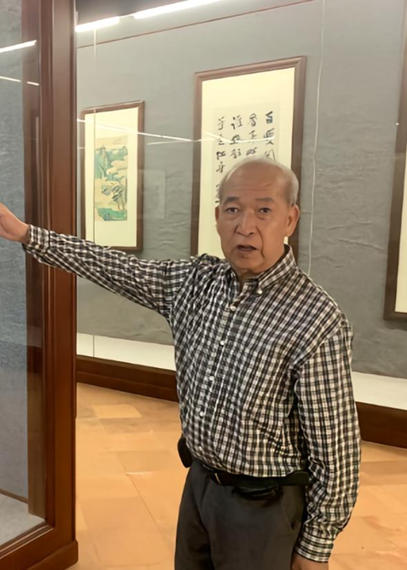 1981年，广东一男子继承巨额家产后，竟跑到英国伦敦，天天穿着破衣烂衫扛麻袋，活