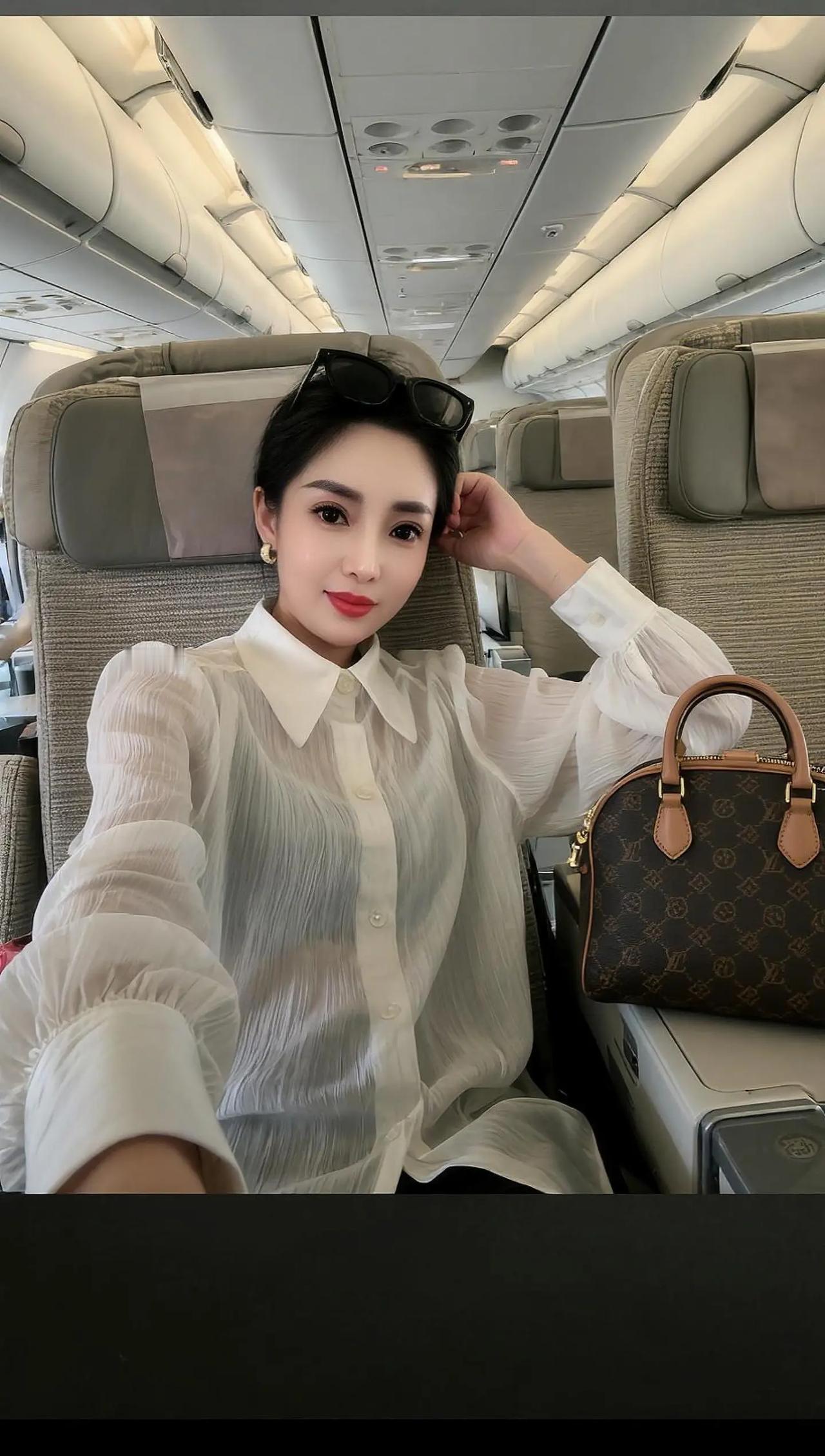 每日分享 助手 白色套装的治愈少女心❤