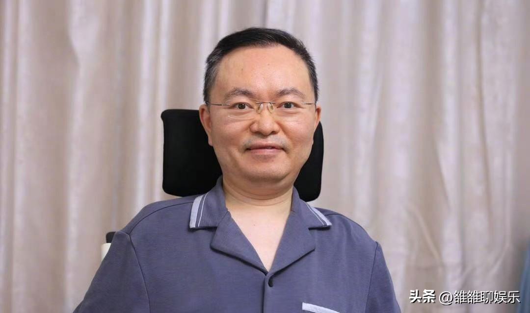 蔡磊夫妇，太让人心疼了。

蔡磊夫冲上热搜，他们的做法太让人心疼了，同时也让我们