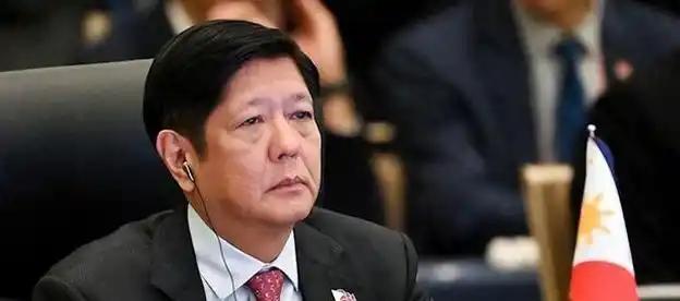 马科斯这回算是踢到铁板，彻底笑不出来了！前两天菲律宾还在叫嚣要 "驱逐" 中国大