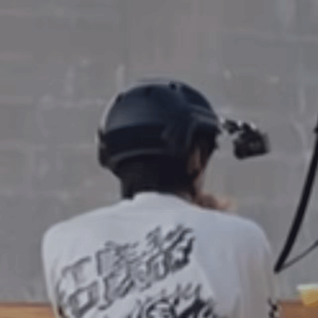 注意看这是一颗野生海胆 