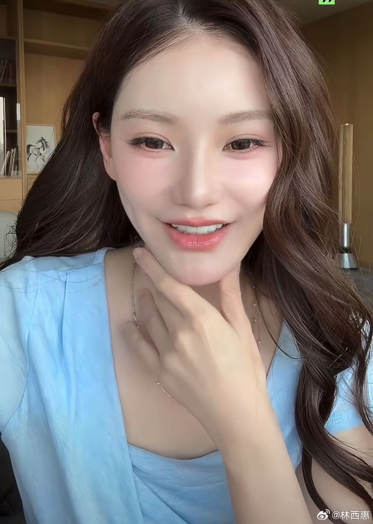 马筱梅是真不一般，网友问她：刚生完孩子，有必要这么拼吗？她沉默片刻，说：因为我还