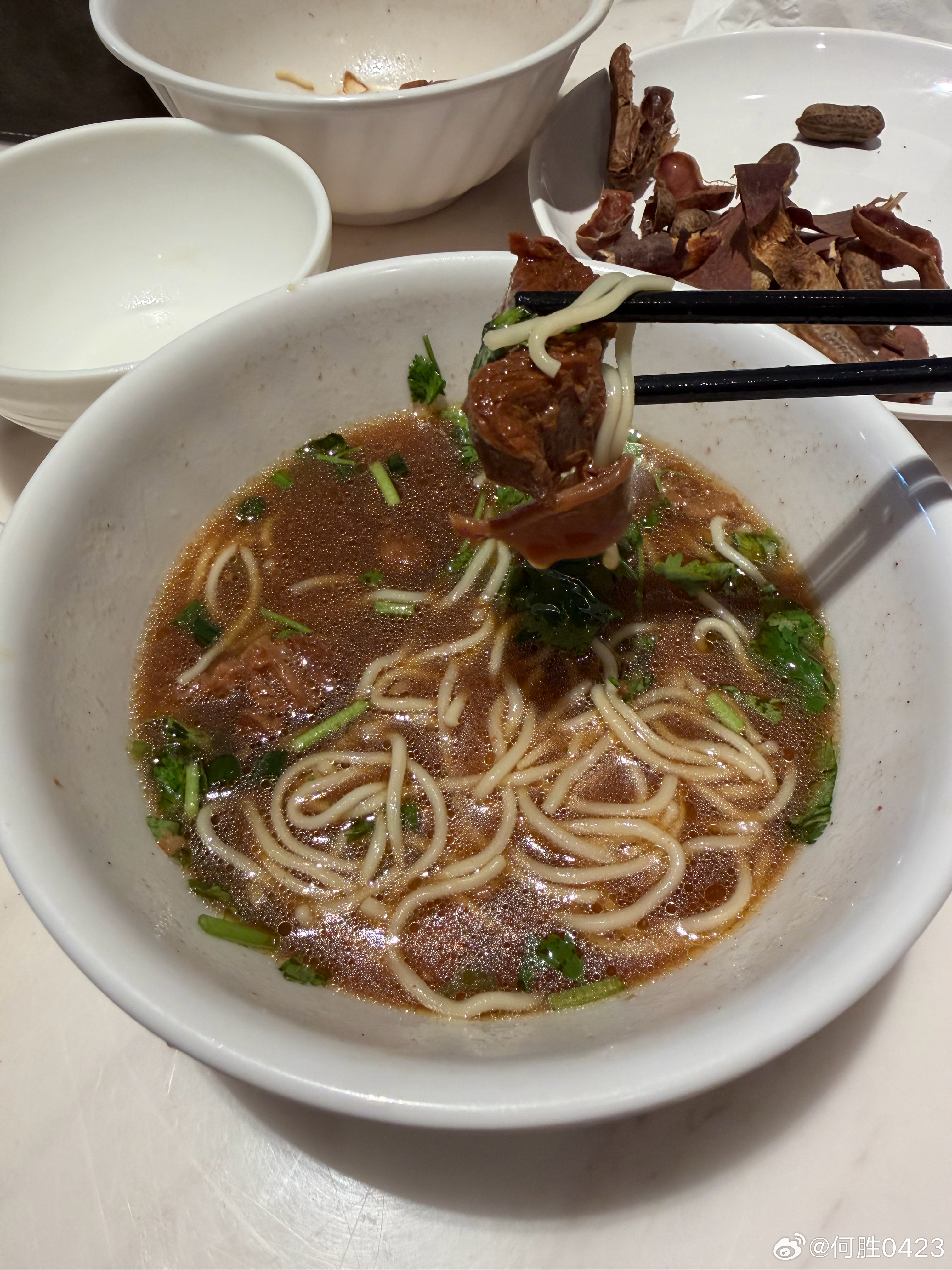深圳机场休息室也吃的太好了吧 