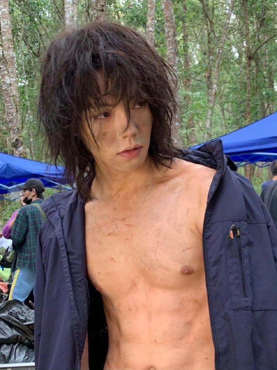 肖宇梁新戏路透不是！！没人和我说啊！肖宇梁身材怎么好成这样了呀[柯基][柯基]这