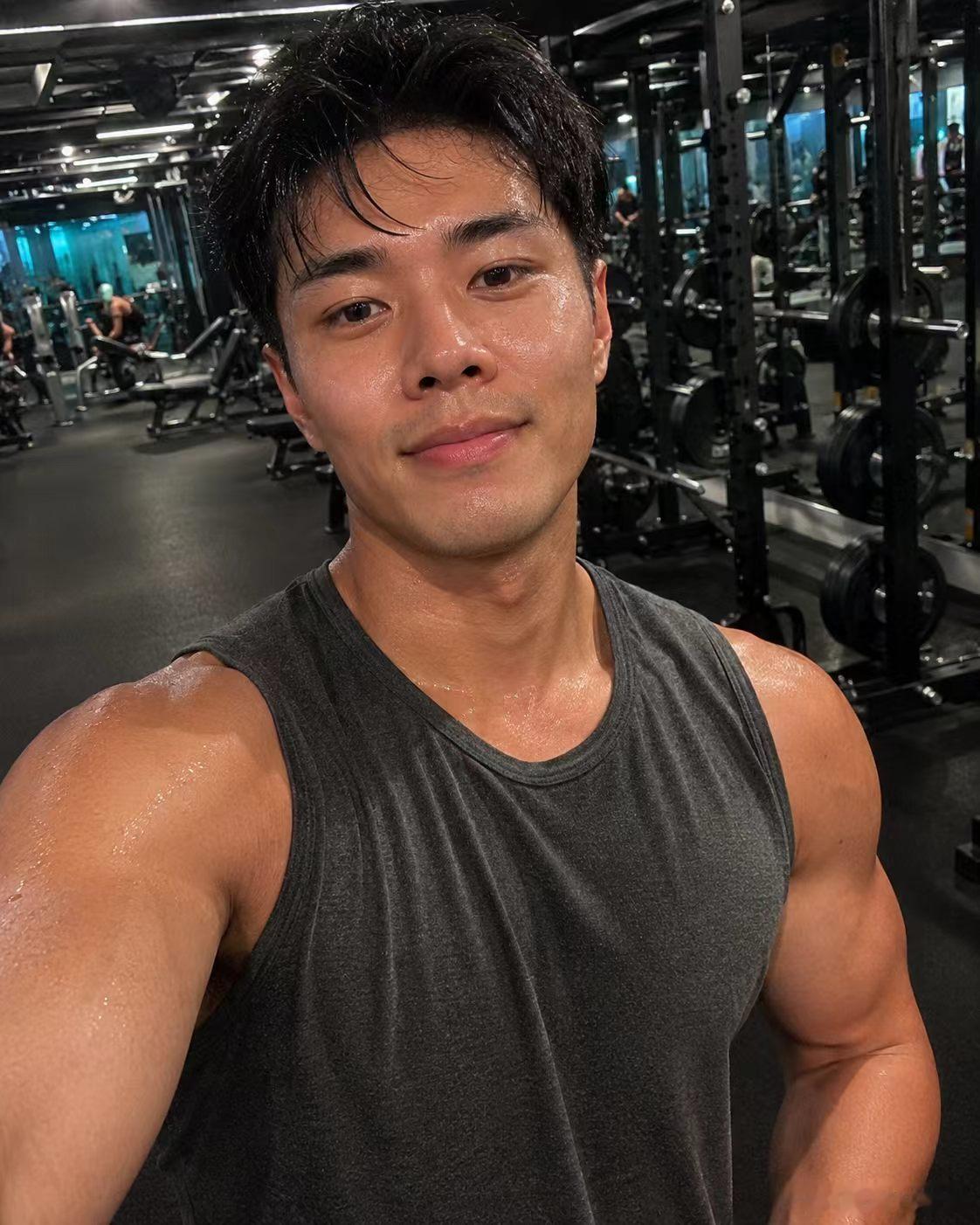 拜拜我的白白童年 亲爱的自己，对不起，曾让你独自咽下那么多委屈。以后不再因别人的