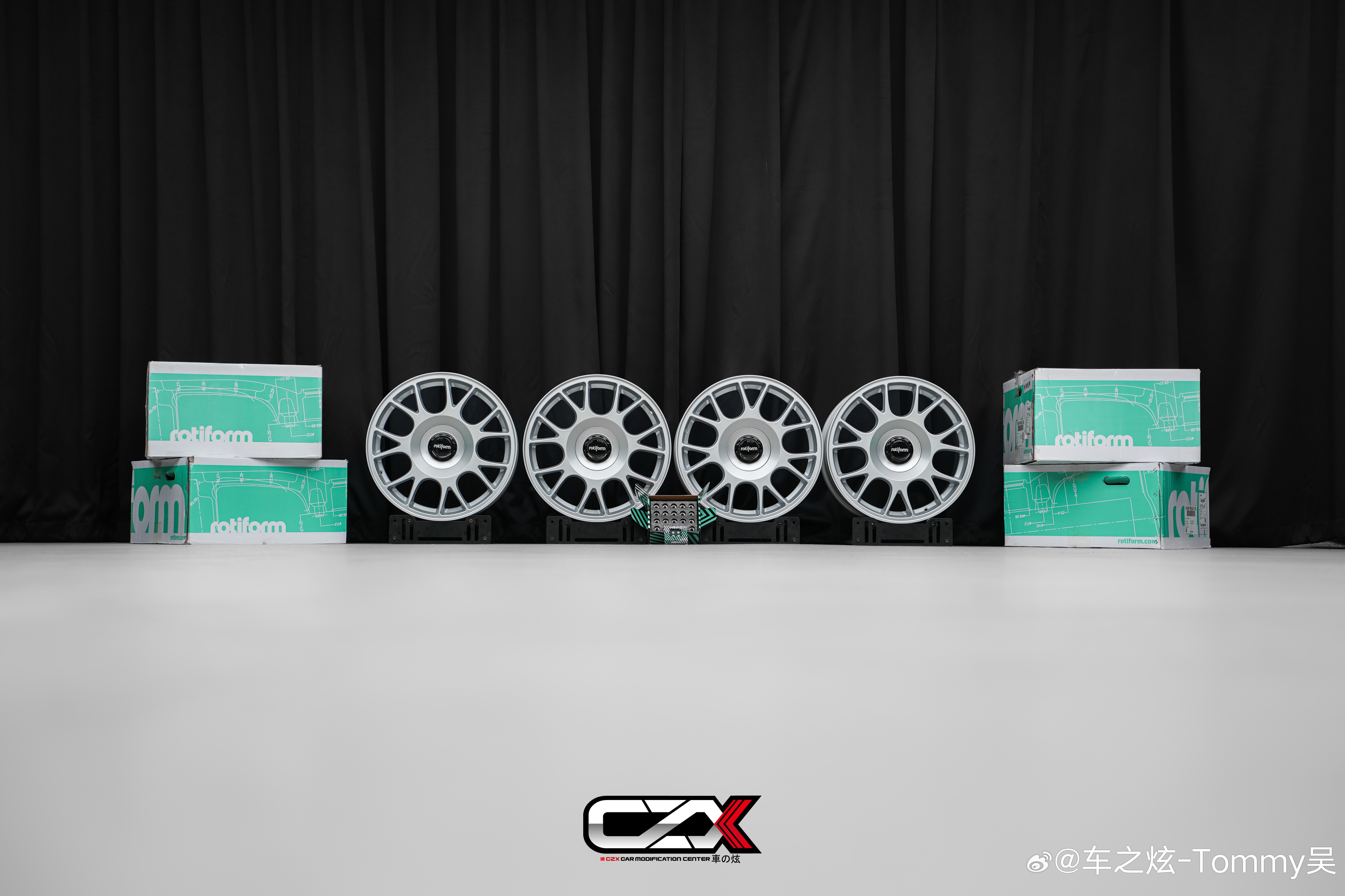 红旗盛世改件 Rotiform TUF-R 银色 20*8.5 ET35 20*