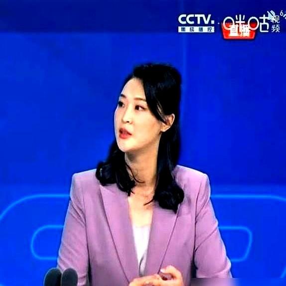 0比2落后，主力受伤，决胜局2比5，这球怎么赢？

18岁的王奥芊一记绝杀，直接