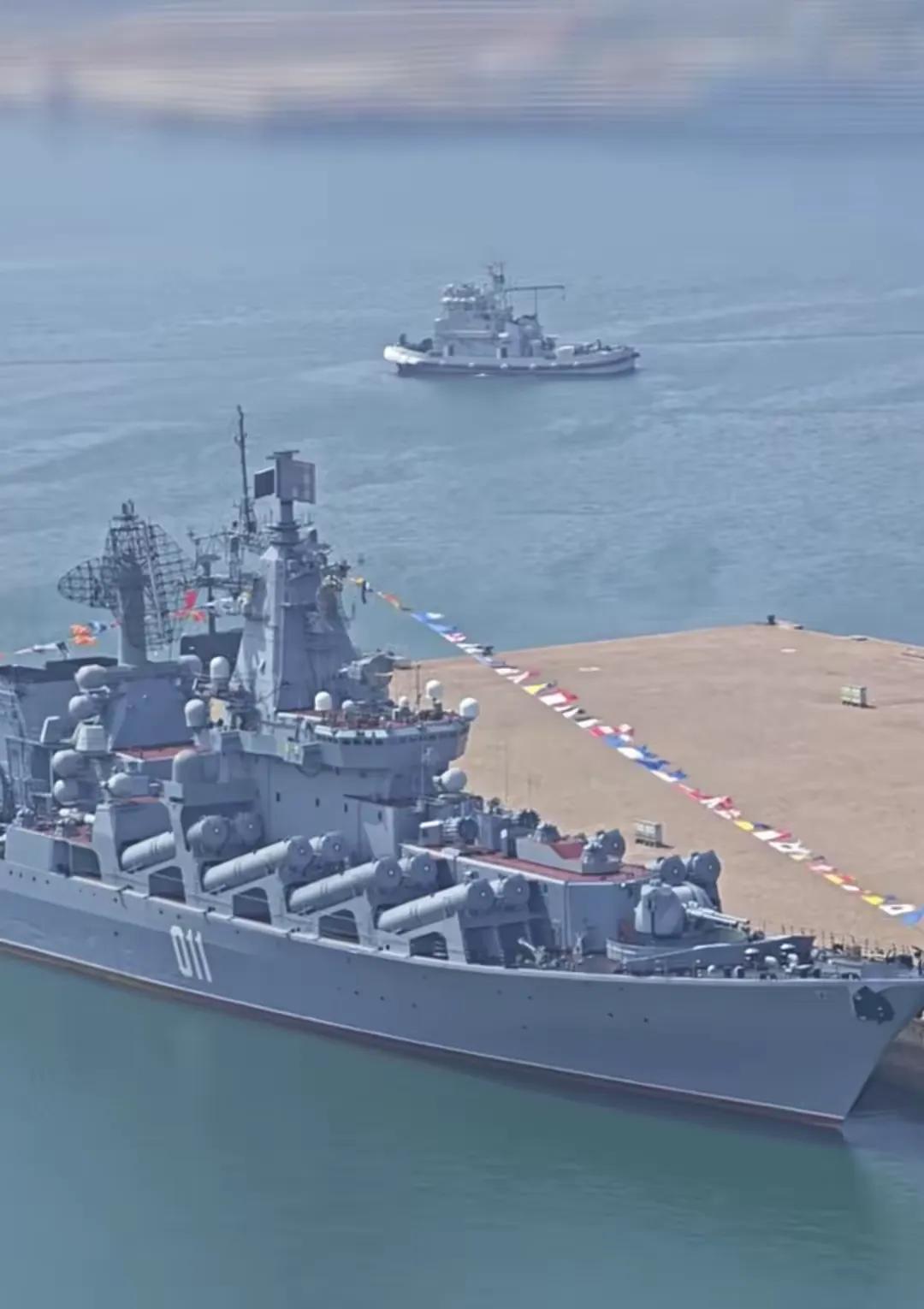 俄罗斯海军真的落伍了，中俄“海上联合-2026”演习，俄海军参演舰艇抵达青岛，其