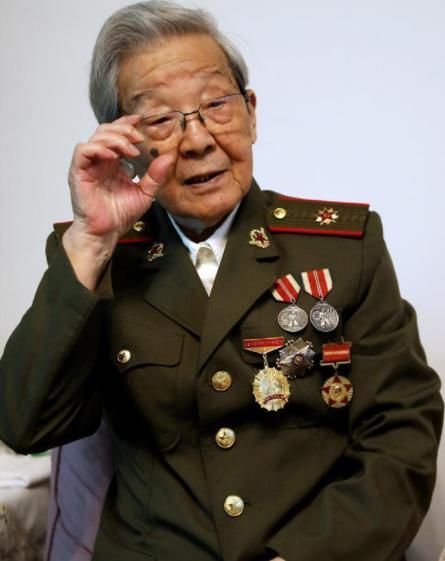 任红举（1934年—），原名任鸿举，男，山东莱州人，中华人民共和国音乐家、作家，