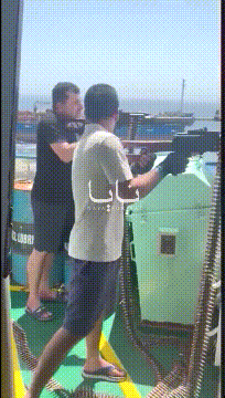 狠活！伊拉克民兵组建远征军，暴打索马里海盗，抢回商船！当地时间2026年9月26