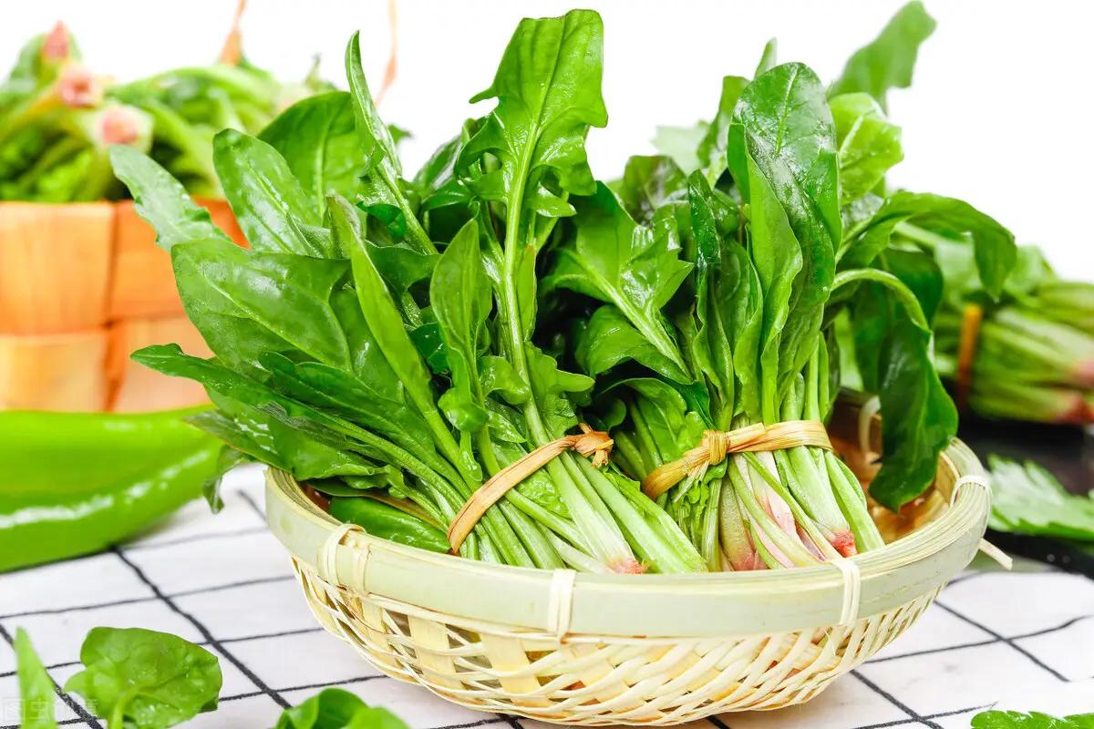 越吃肝越干净的 4 种蔬菜，排肝毒、降火润肺，睡眠好了，人也精神
 
熬夜、吃油