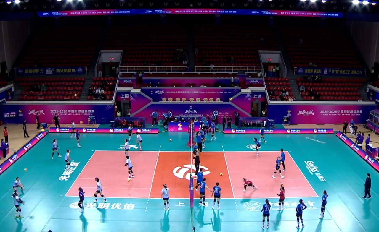 天津女排今天晚上登上了央视！今天晚上季后赛第二场天津女排对阵上海女排的比赛晚上七