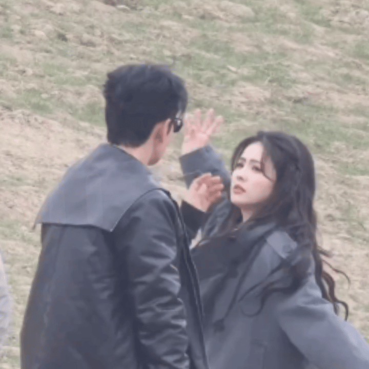 白鹿新综艺路透看到我嘎嘎乐！完全无法想象白鹿和黄晓明演霸总戏是什么模样。黄晓明和