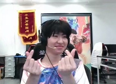 我想给大家比心怎么乐！ 